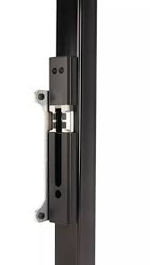 Gâche en applique réglable pour serrures à encastrer à code